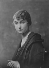 Mrs. H.C. Carr, portrait photograph, 1917 Dec. 15. Creator: Arnold Genthe.