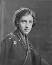 Mrs. Cassidy, portrait photograph, 1918 June 6. Creator: Arnold Genthe.