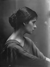 Mrs. P. De Montolin, portrait photograph, 1919 July 23. Creator: Arnold Genthe.