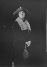 Mrs. Drake, portrait photograph, 1919 Feb. 10. Creator: Arnold Genthe.