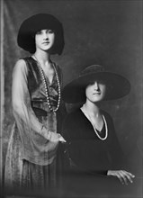 Miss Anna Duncan and sister, portrait photograph, 1919 Oct. 16. Creator: Arnold Genthe.