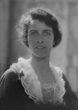 Mrs. James Dunn, portrait photograph, 1918 Aug. 3. Creator: Arnold Genthe.