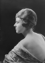 Miss Durant, portrait photograph, 1919 May 20. Creator: Arnold Genthe.