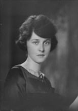 Miss Eaton, portrait photograph, 1918 Nov. 12. Creator: Arnold Genthe.