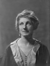Miss Sally Flagg, portrait photograph, 1918 June 11. Creator: Arnold Genthe.