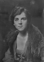 Mrs. C. Gardner, portrait photograph, 1918 Sept. 12. Creator: Arnold Genthe.