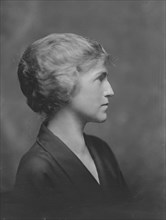 Mrs. Garrison, portrait photograph, 1919 Jan. 21. Creator: Arnold Genthe.