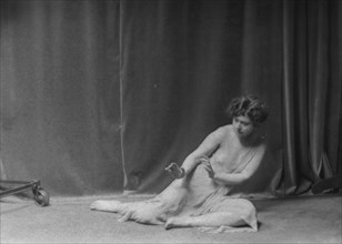Miss Evelyn Gates, between 1918 and 1920. Creator: Arnold Genthe.