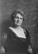 Mrs. Louis Ghirardelli, portrait photograph, 1917 Dec. 4. Creator: Arnold Genthe.