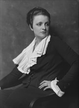 Mrs. Harbeck, portrait photograph, 1918 Mar. 12. Creator: Arnold Genthe.