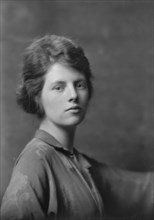 Miss Gloria Harriman, portrait photograph, 1918 Apr. or May. Creator: Arnold Genthe.