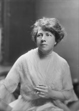 Mrs. S.M. Hilton, portrait photograph, 1917 Nov. 16. Creator: Arnold Genthe.