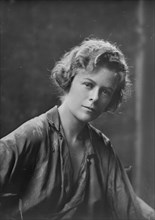 Miss Elizabeth Houghton, portrait photograph, 1919 June 17. Creator: Arnold Genthe.