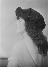 Miss Hurley, portrait photograph, 1918 Dec. 9. Creator: Arnold Genthe.