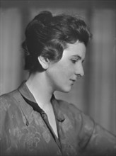 Miss Fannie Ingram, portrait photograph, 1919 May 17. Creator: Arnold Genthe.