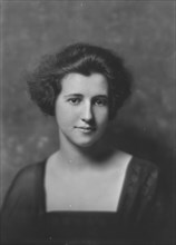 Miss Harriet King, portrait photograph, 1918 Apr. 19. Creator: Arnold Genthe.