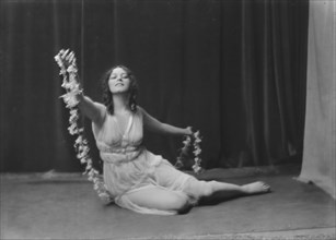 Miss Madrienne La Barre, portrait photograph, 1918 Apr. 11. Creator: Arnold Genthe.
