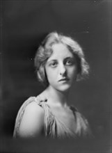 Miss Lindey Lenton, portrait photograph, 1919 Sept. 30. Creator: Arnold Genthe.