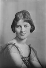 Miss Josephine Lharine, portrait photograph, 1918 Sept. 20. Creator: Arnold Genthe.