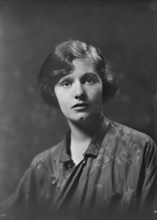 Miss Margaret McKenzie, portrait photograph, 1919 Sept. 24. Creator: Arnold Genthe.