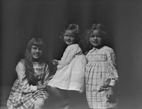 Children of Wilhelm Meyer, portrait photograph, 1919 Oct. 4. Creator: Arnold Genthe.