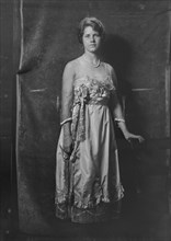 Miss Lucy Patterson, portrait photograph, 1918 Dec. 7. Creator: Arnold Genthe.