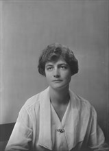 Miss Helen Pott, portrait photograph, 1918 Nov. 18. Creator: Arnold Genthe.
