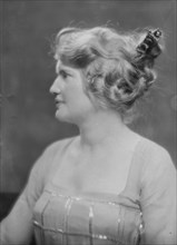 Miss Sally Prescott, portrait photograph, 1919 June 2. Creator: Arnold Genthe.