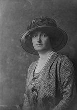 Mrs. Seward Prosser, portrait photograph, 1919 June. Creator: Arnold Genthe.