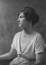 Mrs. S. Reilly, portrait photograph, 1918 Mar. 4. Creator: Arnold Genthe.