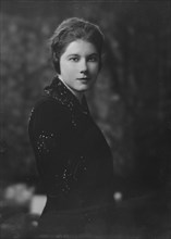 Mrs. F.L. Riefkohl, portrait photograph, 1918 Jan. 24. Creator: Arnold Genthe.