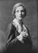 Mrs. Robbins Russell, portrait photograph, 1918 May 17. Creator: Arnold Genthe.