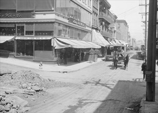 San Francisco street scene, between 1896 and 1942. Creator: Arnold Genthe.