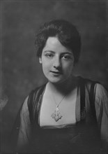 Mrs. A.C. Sanborn, portrait photograph, 1919 Jan. 23. Creator: Arnold Genthe.