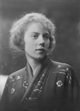 Miss Dorothy Scott, portrait photograph, 1918 July 10. Creator: Arnold Genthe.