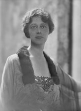 Mrs. A.J. Slade, portrait photograph, 1918 Oct. 10. Creator: Arnold Genthe.