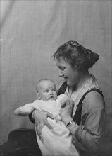 Mrs. Baldwin Smith, and baby, portrait photograph, 1918 Nov. 23. Creator: Arnold Genthe.