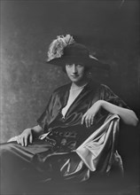 Miss Helen St. Goar, portrait photograph, 1919 Oct. 29. Creator: Arnold Genthe.