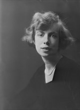 Miss Carolyn Steinman, (Mrs. J. Warren Schweder), portrait photograph, 1918 Oct. 10. Creator: Arnold Genthe.