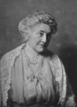 Mrs. Stow, portrait photograph, 1918 Feb. 5. Creator: Arnold Genthe.