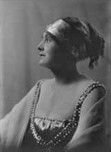 Miss Marcia Van Dresser, portrait photograph, 1919 Oct. 4. Creator: Arnold Genthe.