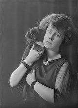 Mrs. W.H. Van Velck, portrait photograph, 1918 June 15. Creator: Arnold Genthe.