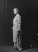 Miss Florence Von Wien, portrait photograph, 1919 Mar. 8. Creator: Arnold Genthe.