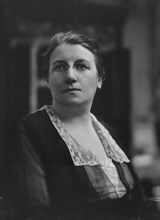 Mrs. W.B. Ward, portrait photograph, 1917 Nov. 23. Creator: Arnold Genthe.