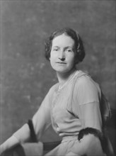 Miss D. Wright, portrait photograph, 1918 Apr. 8. Creator: Arnold Genthe.