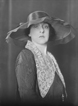 Mrs. J.E. Zanetti, portrait photograph, 1918 July 1. Creator: Arnold Genthe.