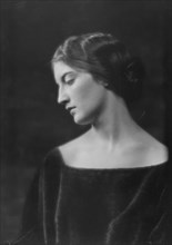 Blossom, Henry, Mrs. (Mrs. R.A. Wilson), portrait photograph, between 1915 and 1920. Creator: Arnold Genthe.