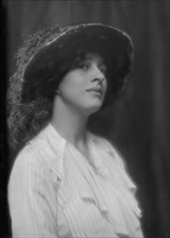 Paige, H. Roy, Mrs., portrait photograph, 1912 or 1913. Creator: Arnold Genthe.