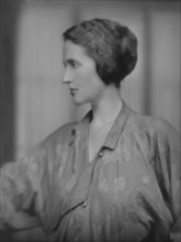 Peabody, G.A., Mrs., portrait photograph, 1917 Oct. 25. Creator: Arnold Genthe.