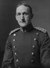 Pillsbury, George, Major, portrait photograph, 1914 May 2. Creator: Arnold Genthe.